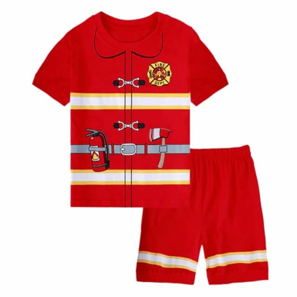 Maglietta del pigiama e pantaloncini da pompiere da ragazzo rossi alla moda