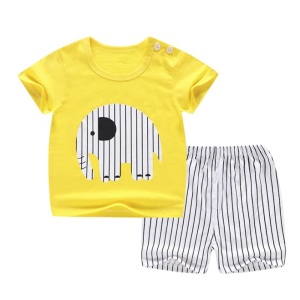 Pigiama a due pezzi con maglietta a forma di elefante giallo e pantaloncini di cotone a righe bianche e nere